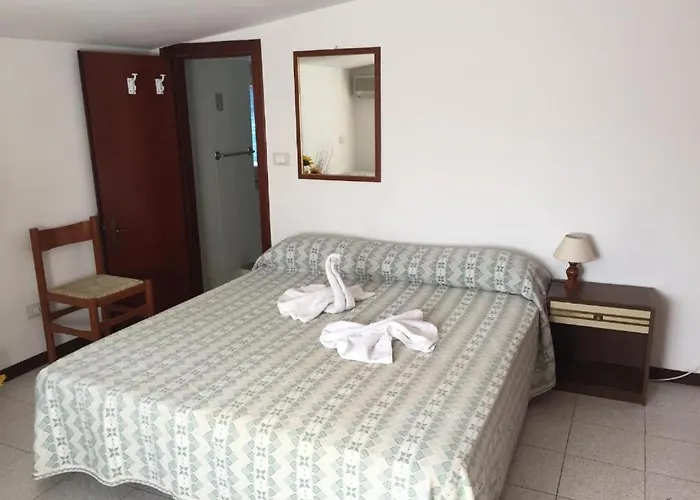 Decarlo Property 3* Tropea